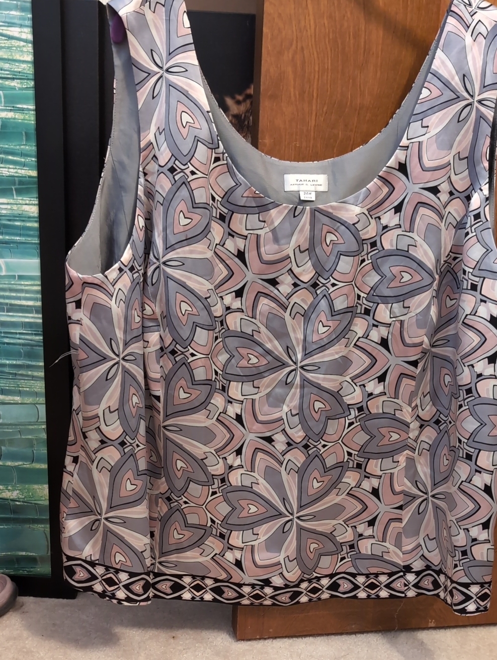 Tahari Silk Side Zip Pink and Gray Geometric Floral Silk Sleeveless Camisole